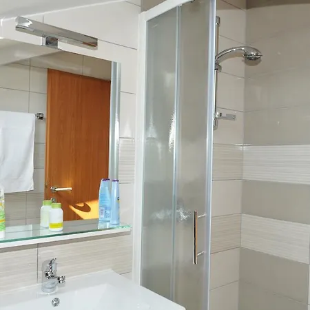 Marija דירה פורץ